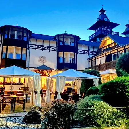 Schlosshotel 3*