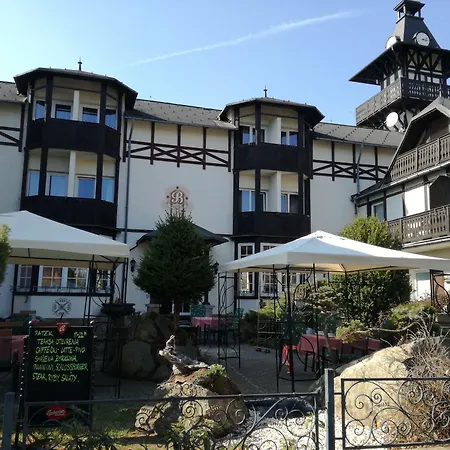Schlosshotel Hotel 3*