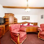 Schlosshotel 3*