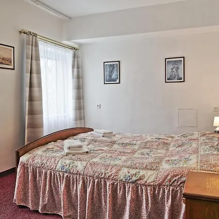 Schlosshotel 3*