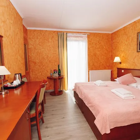 Schlosshotel Hotel 3*
