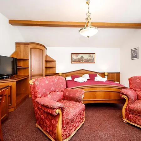 Schlosshotel 3*