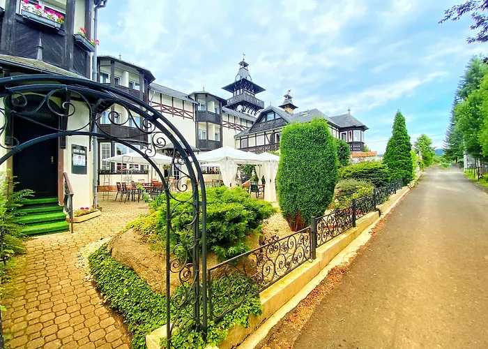 Schlosshotel Mariańskie Łaźnie