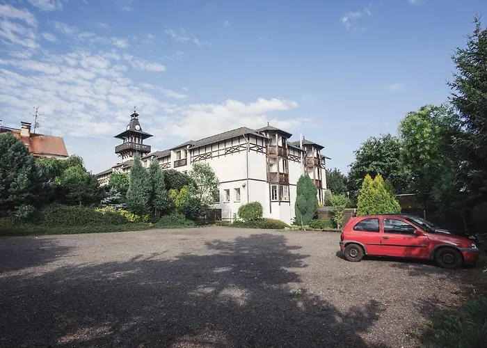 Schlosshotel Hotel 3*